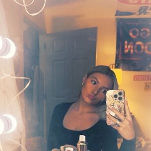 Meet your Posher, Ari